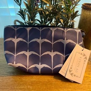 MANAOLA Make up pouch